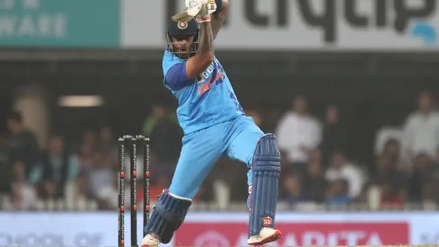 Suryakumar Yadav ने लॉकी फर्ग्यूसन की बॉल पर लगाया अजीबो-गरीब छक्का, न्यूजीलैंड की टीम रह गई हक्की-बक्की, वीडियो क्लिप हुआ वायरल