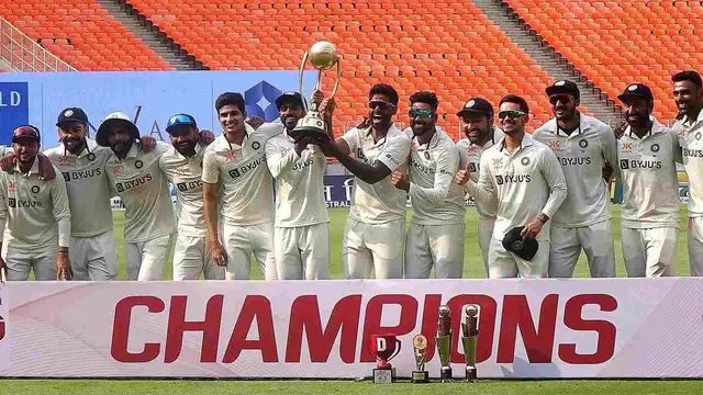 Team India ने जीती बॉर्डर गावस्कर ट्रॉफी, इन 2 खिलाड़ियों ने उठाई जीत की ट्रॉफी, जश्न का वीडियो हुआ इन्टरनेट पर वायरल