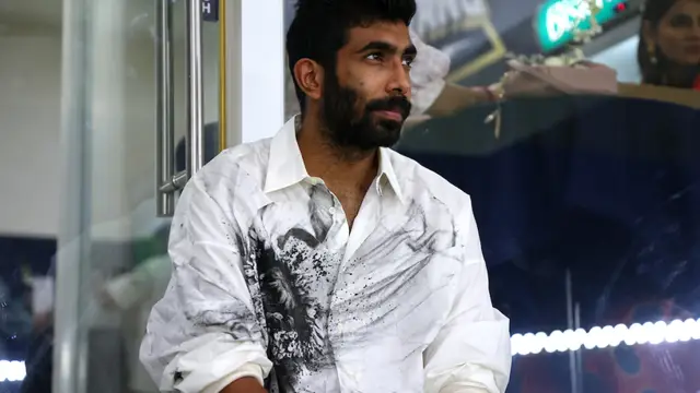 GT vs MI मैच में पहुंचे Jasprit Bumrah, फैंस ने सोशल मीडिया पर किया जमकर ट्रोल, देखे मजेदार ट्वीटर रिएक्शन