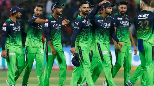 Virat Kohli की कप्तानी में RCB की लगातार दूसरी जीत, मैक्सवेल-फाफ ने की रनों बरसात तो, हर्षल ने तोड़े स्टंप