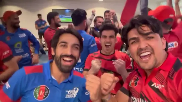 Video: पाकिस्तान को 7 विकेट से रौंधकर Afghanistan की टीम बनी विजेता, रशीद खान ने ड्रेसिंग रूम में टीम के साथ लगाये ठुमके, वीडियो हुआ वायरल