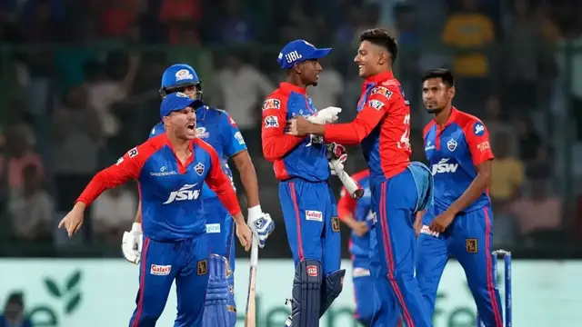 “दिल्ली की बैटिंग में दम नहीं…!” DC vs KKR मैच के बाद दिल्ली को फैंस ने लगाई तगड़ी फटकार, बैटिंग लाइनअप को बताया बेहद कमजोर