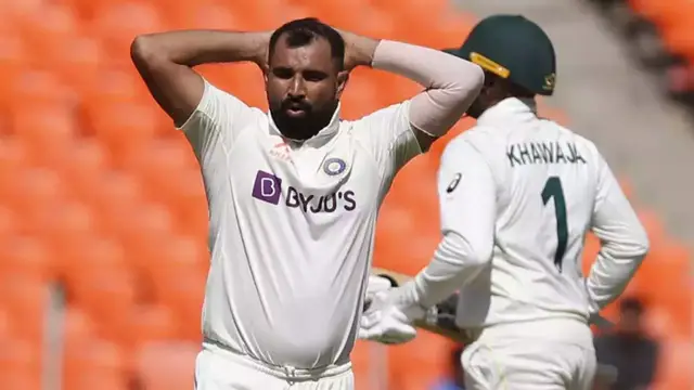 Video – “शमी बोलो जय श्री राम…!” चौथे टेस्ट में Mohammed Shami के साथ मैदान पर हुई शर्मनाक घटना, दर्शकों ने कर दी सारी हदे पार