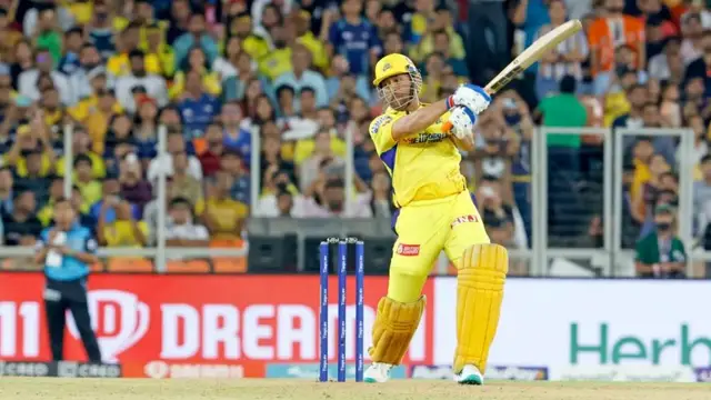 विंटेज MS Dhoni की धमाकेदार वापसी, गुजरात के खिलाफ 200 की स्ट्राइक रेट से विस्फ़ोटक बल्लेबाजी, लगातार जड़े चौके-छक्के