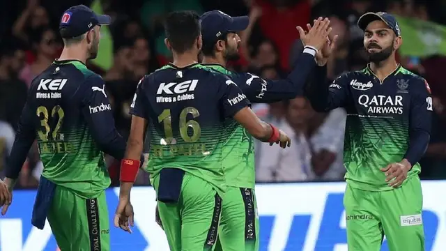RCB की जीत की खुशी में पगला गए Virat Kohli, तोड़ दिया BCCI का अहम नियम, अब भरना होगा लाखों रूपये का जुर्माना