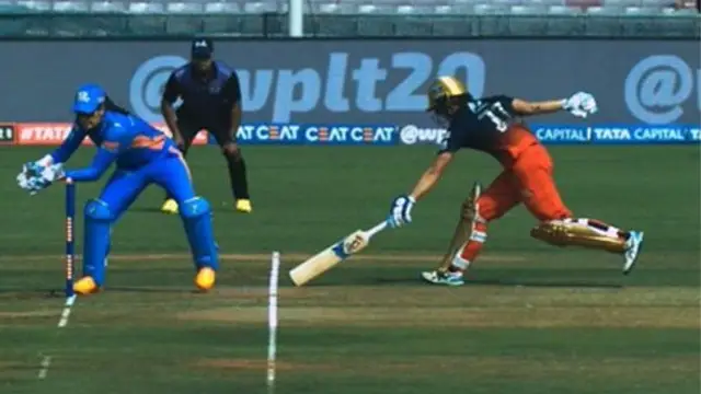 Harmanpreet Kaur ने जीत के लिए की बईमानी, RCB की सबसे विस्फोटक बल्लेबाज को धोखे से किया आउट, वायरल हुआ हैरान करने वाला वीडियो