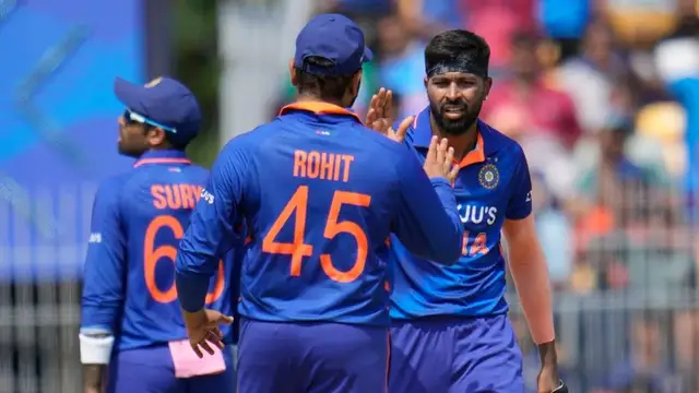 “इसमें तो स्टार्क की आत्मा घुस गई…!” Hardik Pandya ने 11 बॉल पर 3 विकेट लेकर तोड़ी ऑस्ट्रेलिया की कमर, फैंस ने दिया सोशल मीडिया पर जोरदार रिएक्शन