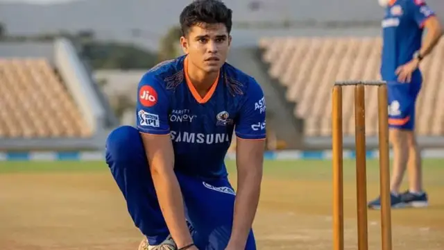 “साले कट ले…!” Arjun Tendulkar ने फोटो ले रहे फैन को दी गाली! इंटरनेट पर वायरल हो रही सचिन के लाल की करतूत