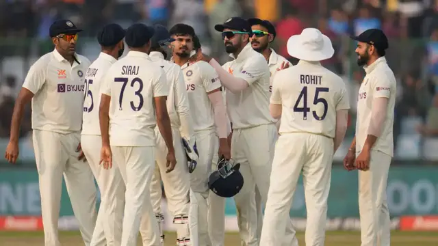 लाइव मैच में अन्दर घुस गया Hardik Pandya का हमशक्ल, सूर्यकुमार यादव के साथ करने लगा मस्ती, शक्ल देखकर दर्शक हुए कंफ्यूज