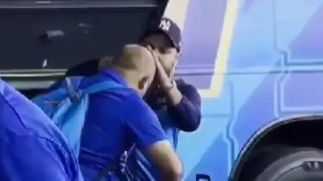 Rohit Sharma ने उड़ाया सीनियर का मजाक, कैमरे के सामने सर पर मारी टपली, वायरल हुआ वीडियो