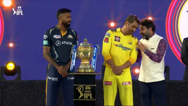 IPL 2023 की ट्रॉफी के साथ नजर आया पांड्या और धोनी, स्टेडियम में आये 1 लाख दर्शक, देखे वायरल तस्वीरें
