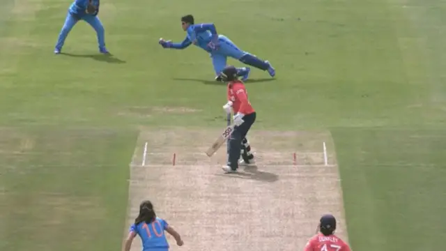 ऋचा घोष के कैच ने दिलाई MS Dhoni की याद, वायरल VIDEO ने जीता फैंस का दिल