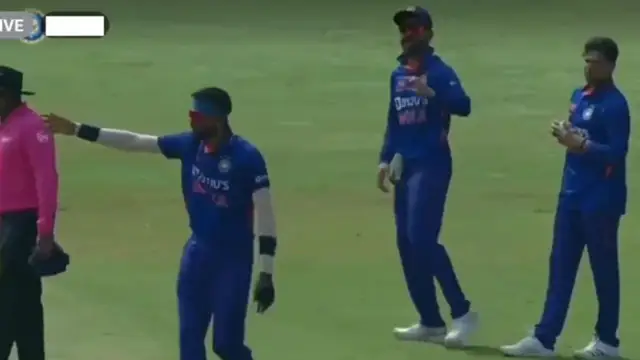 Hardik Pandya को हुआ कप्तानी का घमंड, लाइव मैच में Virat Kohli की कर डाली बेइज्जती, पूरी टीम के सामने किया इग्नोर